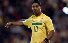 爱游戏官方入口|京媒透露国足迎战叙利亚战术思路，李铁或将派遣三前锋阵容展开对攻